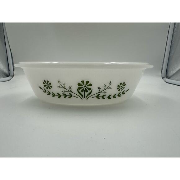 Vintage Glasbake J235 1 Qt. 10" Oval Green Daisy Milk Glass Casserole Dish - Picture 1 of 5